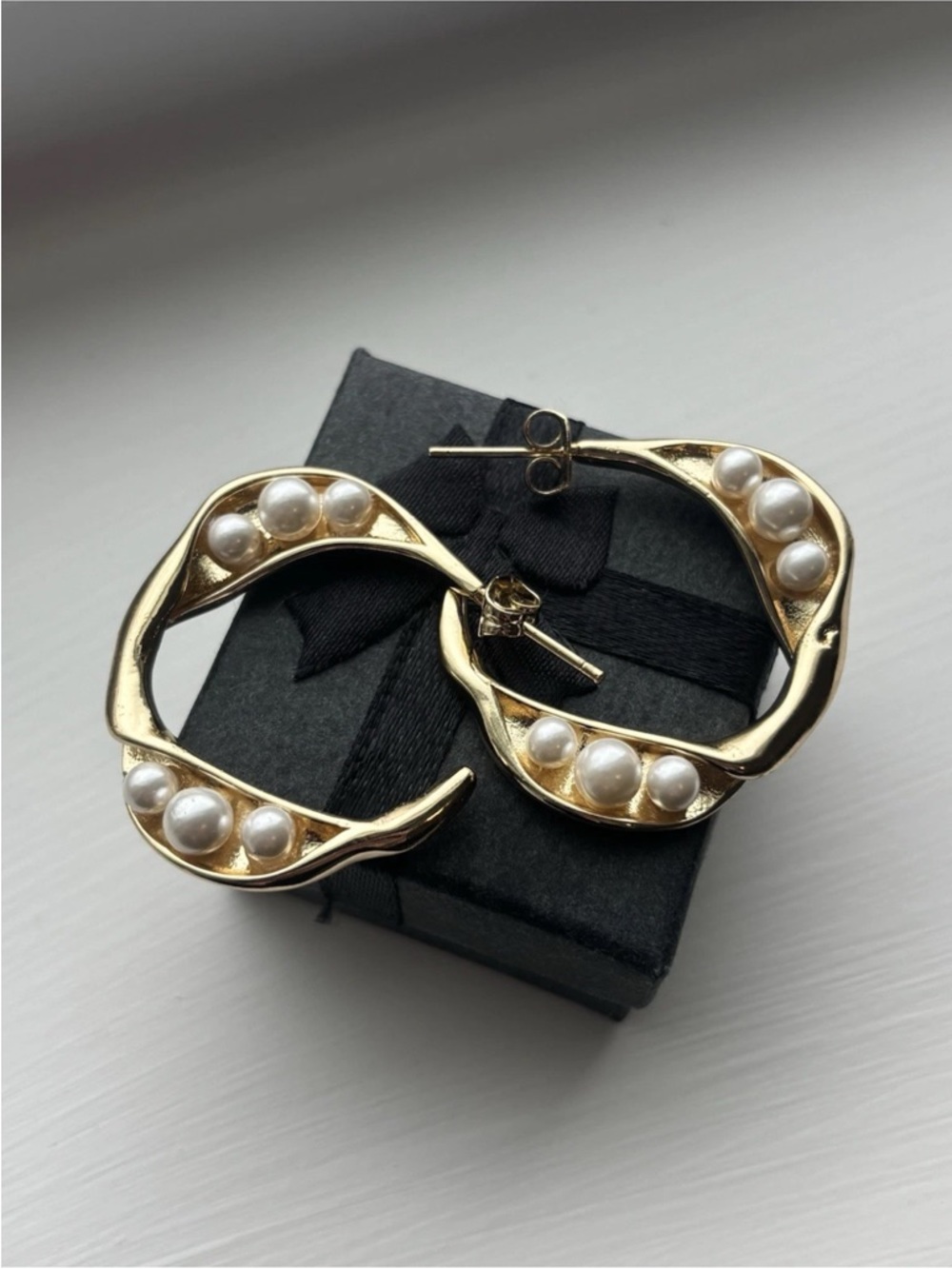 Gold Plated Pearl Hoop Earrings Organic Teardrop Statement Earring Chunky Modern - Picture 7 of 12